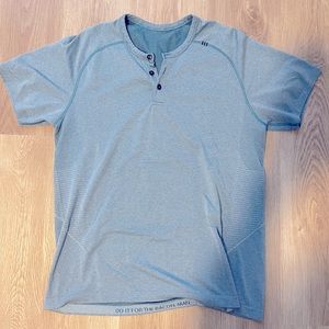 Lululemon Mens Henley T-Shirt - Size Large